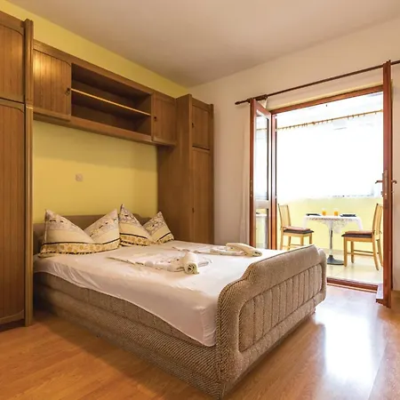 2 Bedroom Stunning In Apartamento