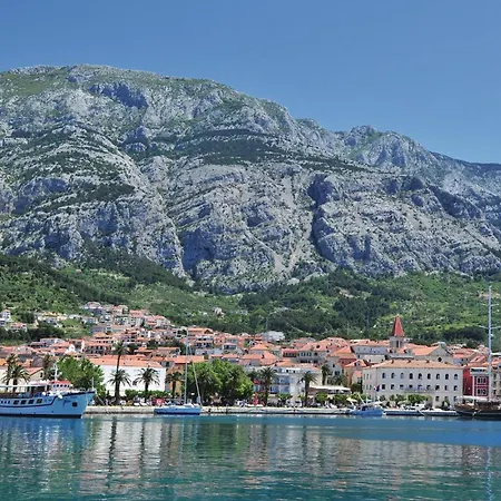 Apartamento 2 Bedroom Stunning In Makarska