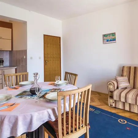 2 Bedroom Stunning In Makarska