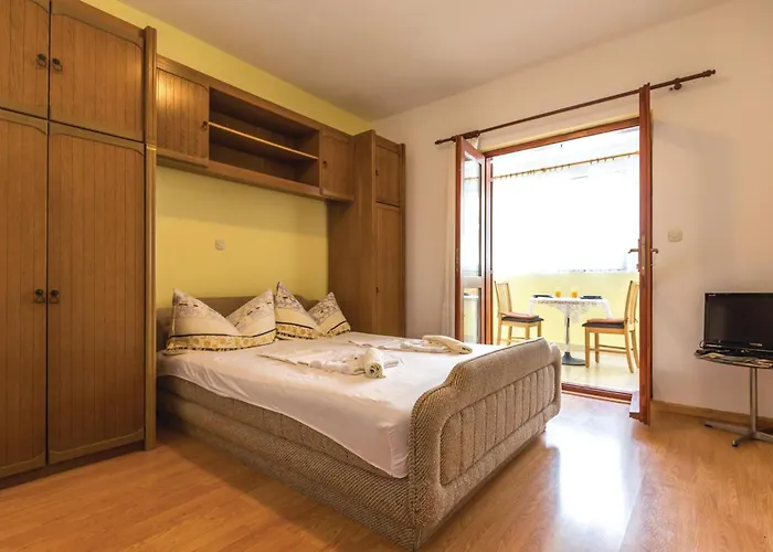 Two-bedroom With Sea View 02 Appartement